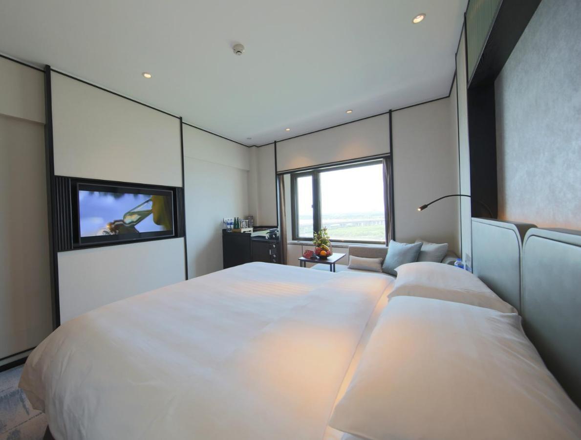 Shangri-la Hotel 5*