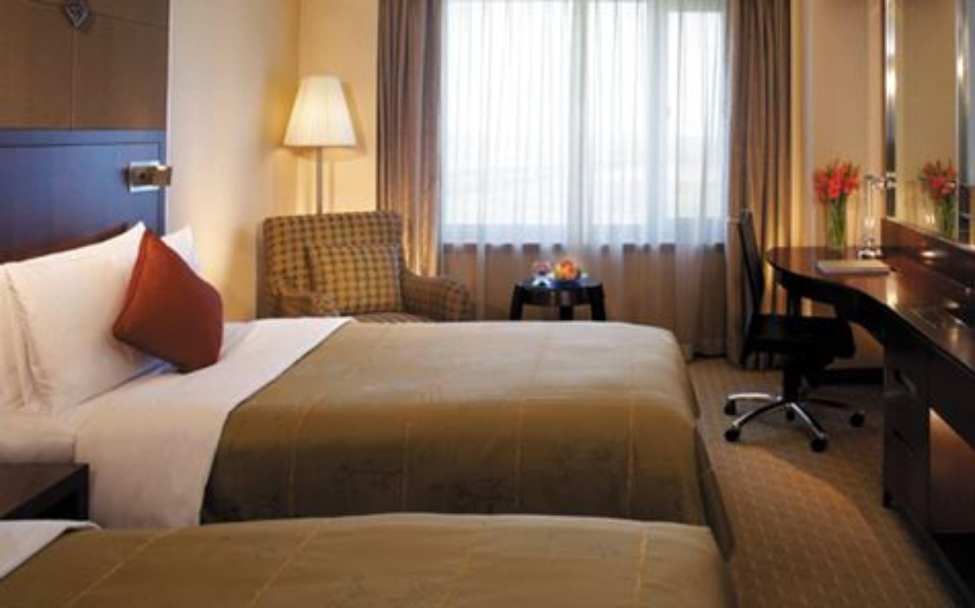 Shangri-la Hotel 5*