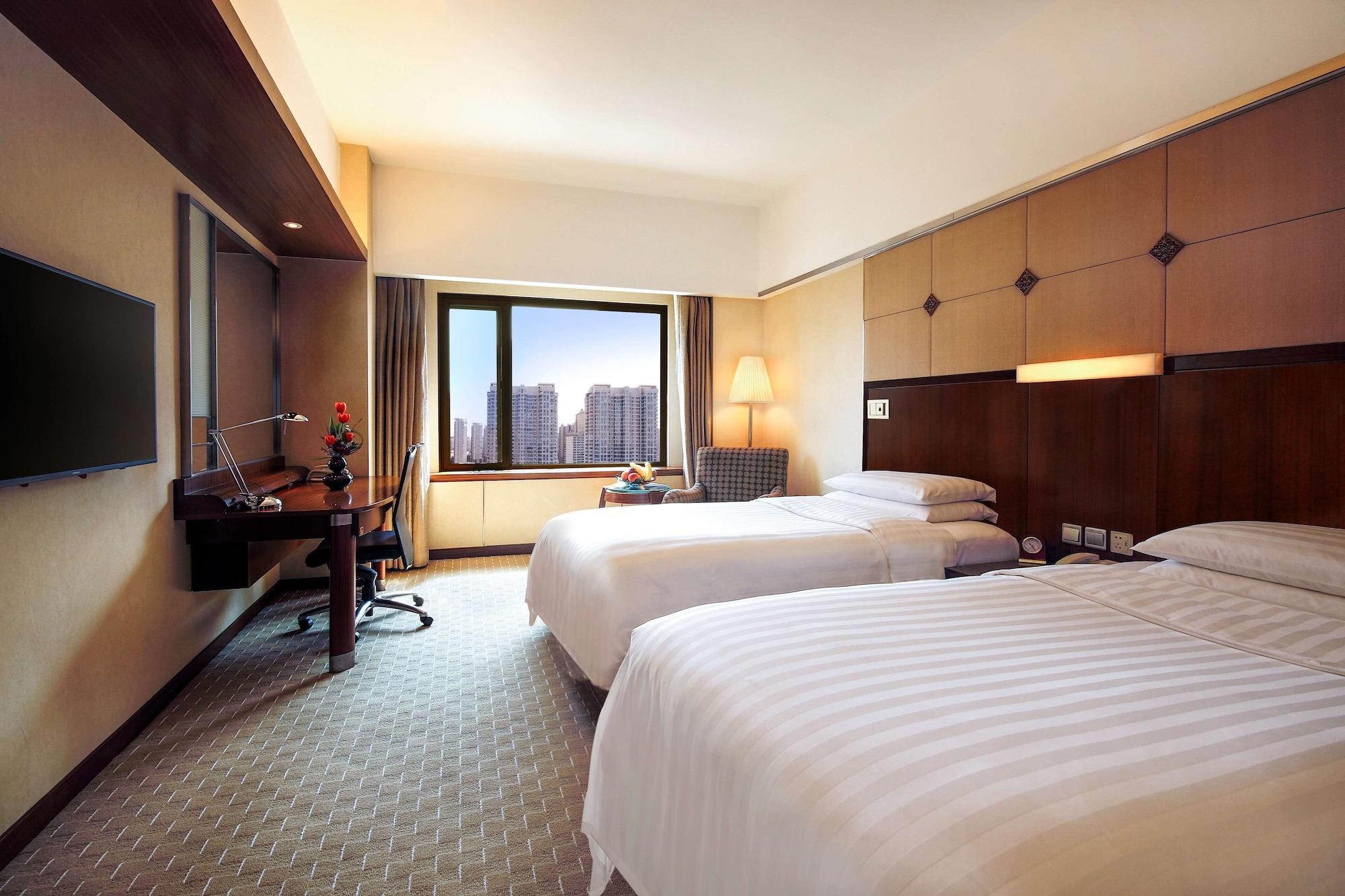 Shangri-la Hotel 5*